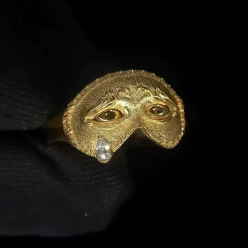 VeilEye™ Vintage Signet Ring