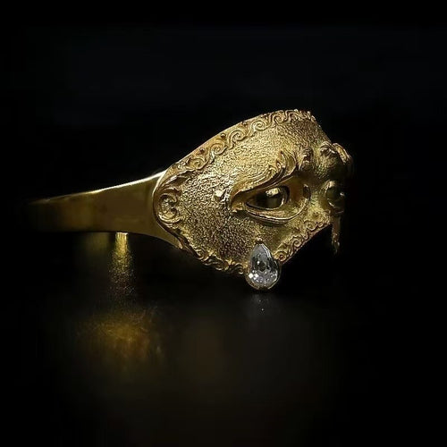 VeilEye™ Vintage Signet Ring